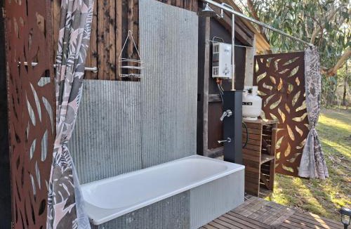 Oallen Other | Rustic Cabin with moon bathing for a city escape