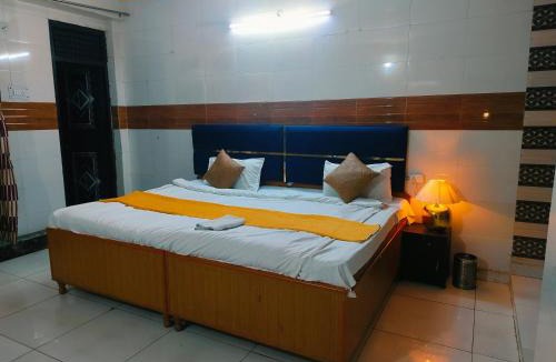 Bramhapuri Hotel | S D palace