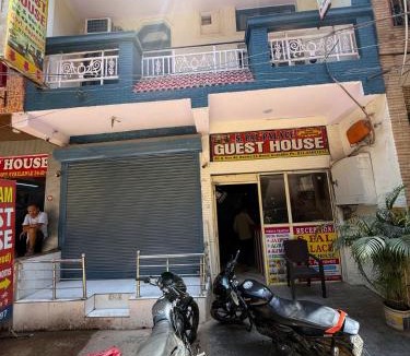 Nizamuddin East House | S Pal Palace -Walk in Nizamuddin Railway Station