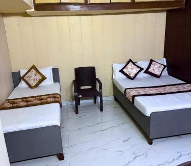 Nizamuddin East House | S Pal Palace -Walk in Nizamuddin Railway Station