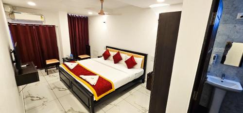 Udupi Hotel | SAADHANA COMFORTS LODGE