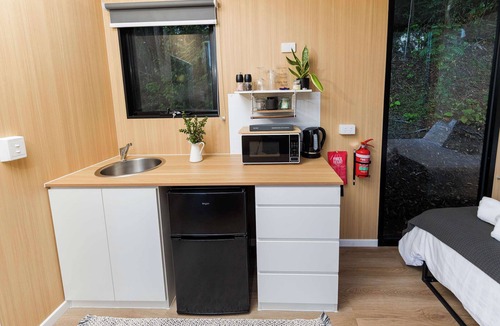 Lower Beechmont House | Saddle House by Tiny Away