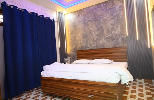 Agra Cabin | Sadhna Home Stay is an ideal place to rest, recharge, and experience