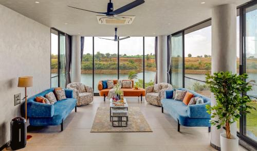 Trimbak Villa | SaffronStays Serivaas The Lakeview Estate