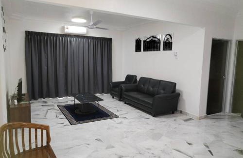 Tanjung Tanah Merah Apartment | Saga Laguna Condo Homestay