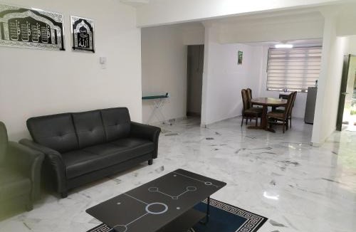 Tanjung Tanah Merah Apartment | Saga Laguna Condo Homestay