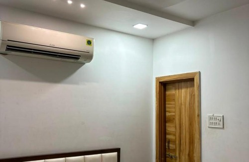 Rau Hotel | Sakkhar Palace