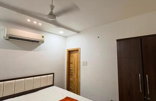 Rau Hotel | Sakkhar Palace