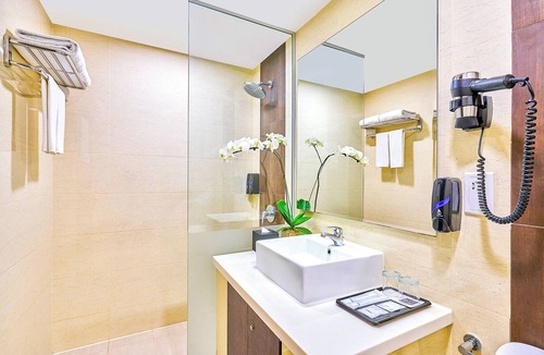 Sepang Hotel | Sama-Sama Express KLIA Terminal 1 - Airside Transit Hotel