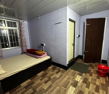 Mirik House | Sampang Hotel and Restaurant