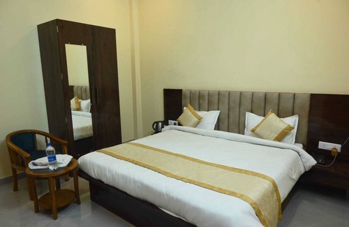 Ayodhya Hotel | Saraswati Luxurius Home Stay