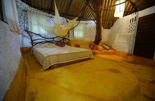 Pilerne Bed & Breakfast | Saraya Art Cafe B&B