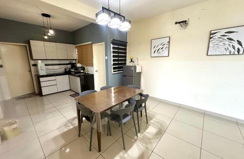 Kampung Sungai Raya Apartment | Saville Cheras 3 Bedroom HomeStay Near MRT
