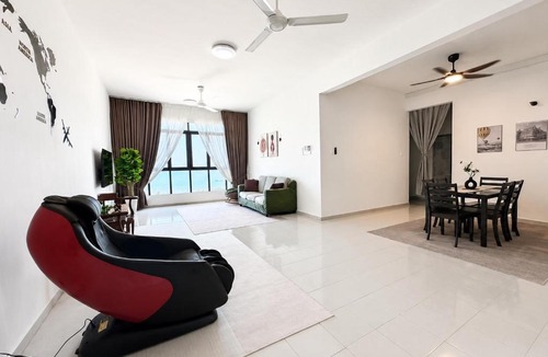 Malacca City Apartment | Seabreeze Hideout at Pantai Klebang Netflix I Wifi I Massage Chair I 7 pax