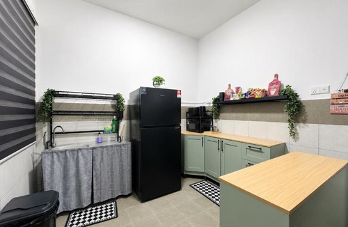Malacca City Apartment | Seabreeze Hideout at Pantai Klebang Netflix I Wifi I Massage Chair I 7 pax