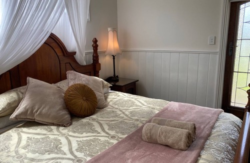Sugarloaf House | Seacroft Studio - Self Contained Apartment With Stunning Ocean Views