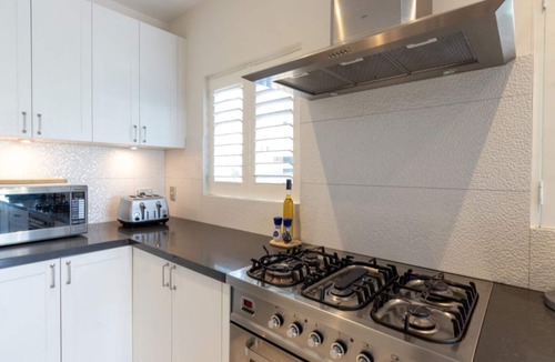 Freshwater House | Sealoc Luxury Beach House - between the Beaches