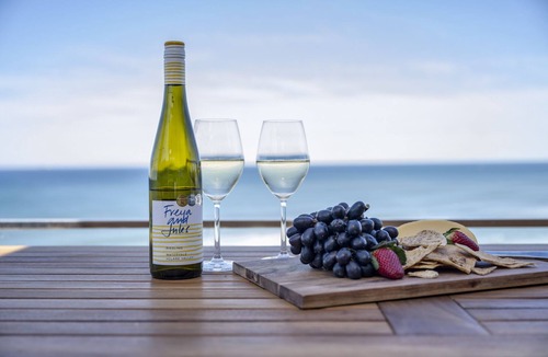 Merewether Apartment | Seascape - Absolute Beachfront - Ocean Views