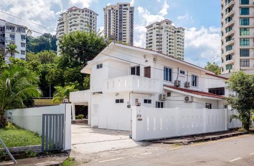 Tanjung Tokong Villa | Seaside Private Bungalow, Tg Bungah