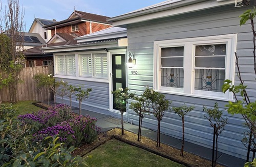 Shellharbour Cottage | Seaside Village Cottage Charm