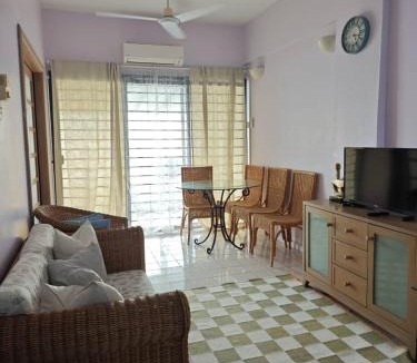 Taman Haji Zainal Apartment | Seaview Family Beach Stay -2BR Family Suite PD-
