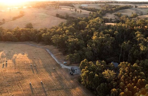 Loch Cabin | Secluded Tiny Home with Bird-Watching Hut near Loch, Victoria