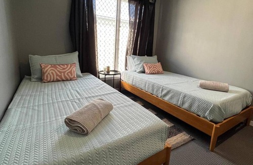 Gulliver Apartment | Secure and Ample Private Parking 3Bed 2Bath Home