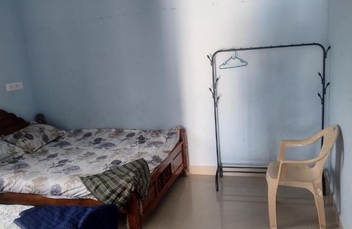 Vaithisvarankoil House | Sekar Rooms , Residency , AC , non-AC and mini hall