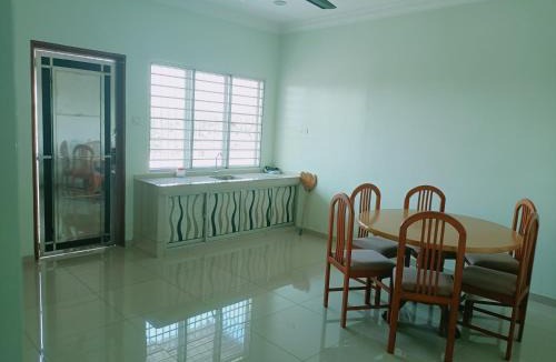 Sekinchan House | Sekinchan 71 Landed PaddyView House 16pax Wifi