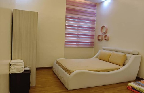 Sekinchan Bed & Breakfast | Sekinchan HighView Penthouse 15pax 5R5B 顶层公寓 看海 看稻田景