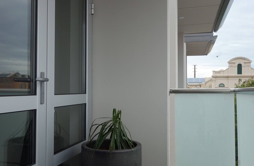 Semaphore Apartment | Semaphore Splash Apartments - Urban One Bedroom Apartment