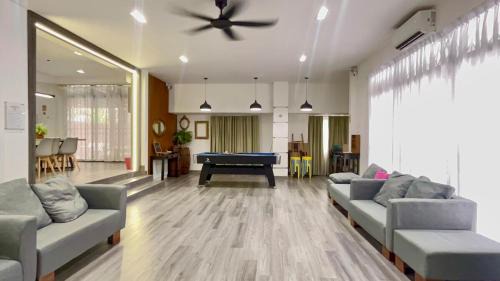 Senai House | Senai - Spacious & Mahjong & Billiards & KTV #4BR5B #30-35 pax by Cowidea