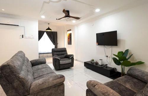 Seputeh House | Seputeh 2Sty House - 10 min to MidValley KL Gateway Bangsar