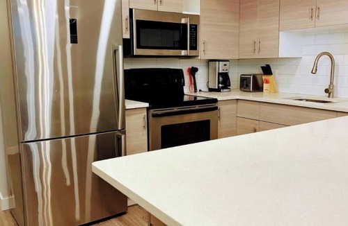 Southside House | Serene 2-bedroom basement in Edmonton perfect for relaxing getaways