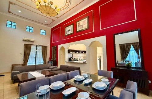 Alor Gajah Ski Chalet | Serene Holiday Chalet with pool in a quiet enclave