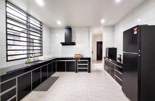 Taman Bukit Kepayang House | Serene Seremban Town Hilltop Garden Villa