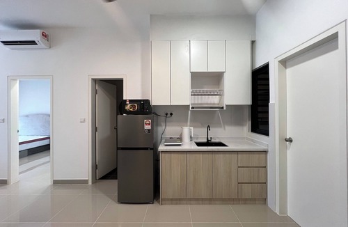 Kajang Condo | Serene Urban Rest in town next to train/MRT station