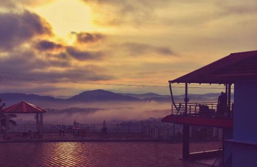 Koppa Hostel | Serene valley koppa hilltop homestay
