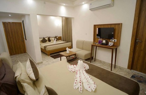 Mayapur Hotel | Serenity By The Ganges