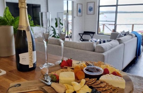 Marks Point Villa | Serenity by the Lake - Romantic Waterfront Couple's Getaway