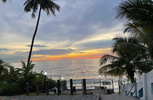 Tanjung Tanah Merah Apartment | Seri Bulan Holiday Apartment Affordable 2BR Beachside Stay in Teluk Kemang, PD
