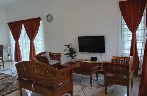 Kluang House | Seri Cempaka Homestay