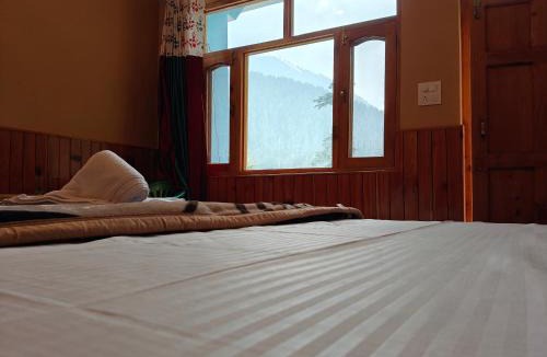 Ghiyagi House | Seri Pyramid View Home Stay Jibhi