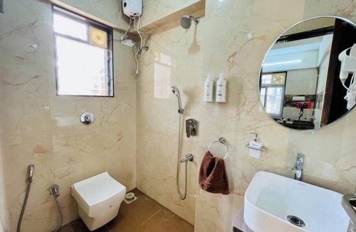 Kandivali East Apartment | Serviced Suite with Kitchenette near Mindspace