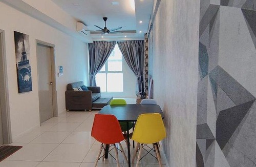 Kampung Sembulan Baru Apartment | Seven Heaven at Sutera Avenue - Unit 1