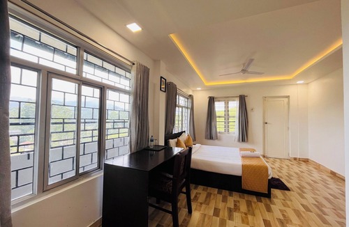 Moolakadai Hotel | Seven Malai Residency