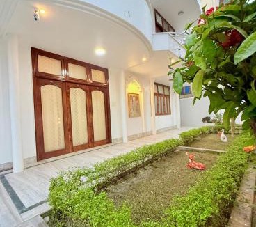 Varanasi Hotel | Shaam e Banaras Villas and retreat