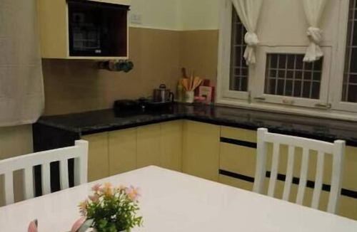 Agra Apartment | Shahatoot Stays – Elegant 2BHK Retreat in Dayalbagh, Agra