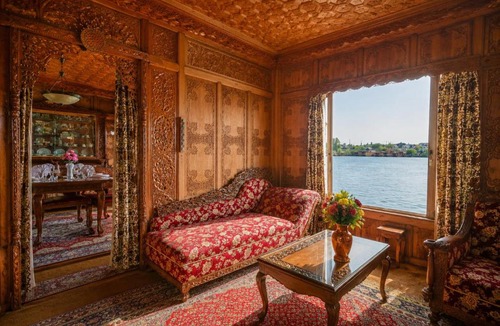 Sudarbal Hotel | Shahenshah Heritage Houseboat