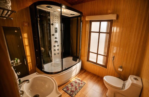 Sudarbal Hotel | Shahenshah Heritage Houseboat